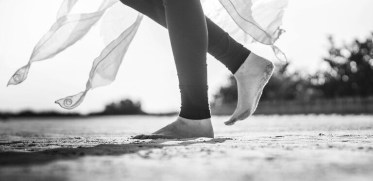 Grounding Techniques, Crystals, Visualisation, Sensory Grounding